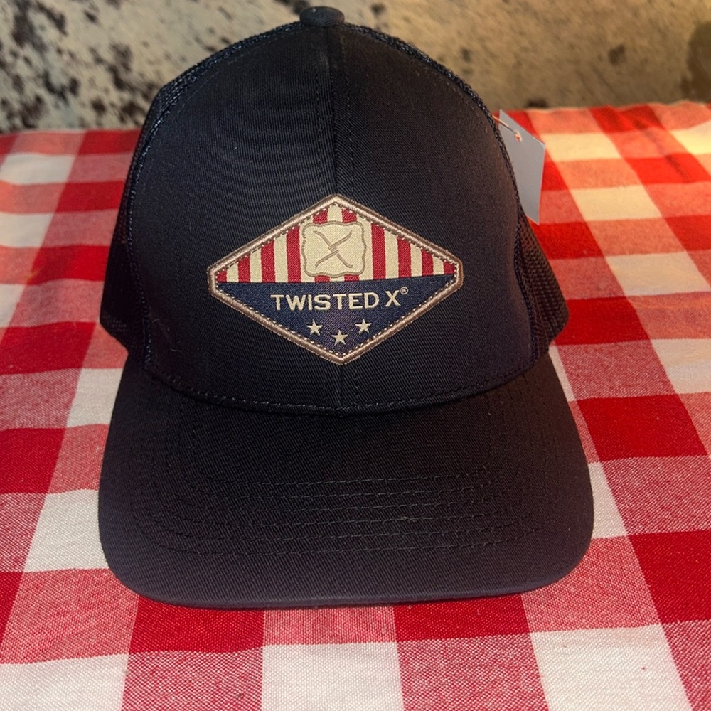 Twisted X ball cap